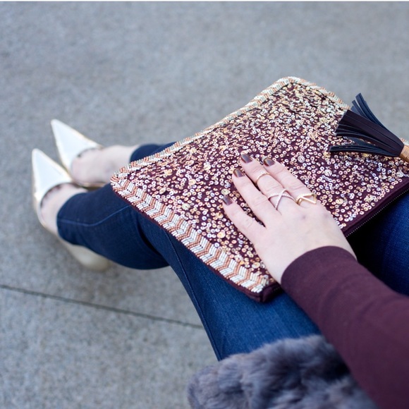 Target sequined clutch with tassel pull - Picture 2 of 3
